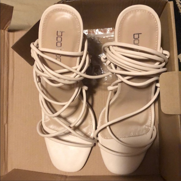 Nude Strappy Tie Heel Sandals Sz. 9. - Picture 4 of 4